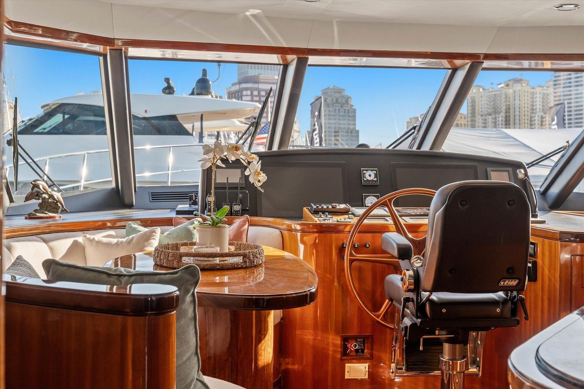 2008 Ocean Alexander 74 