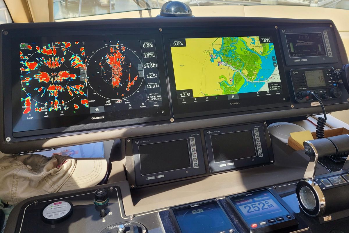 2006 Ferretti Yachts 55 