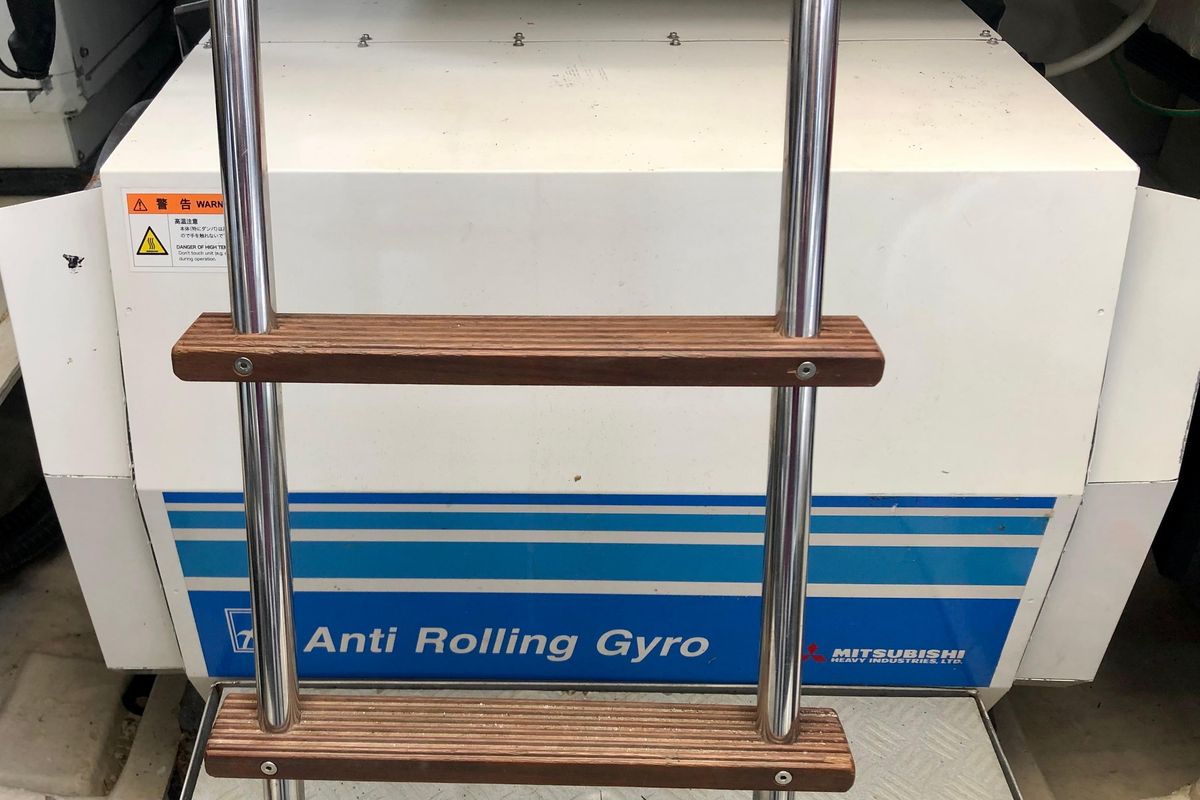 2006 Ferretti Yachts 55 