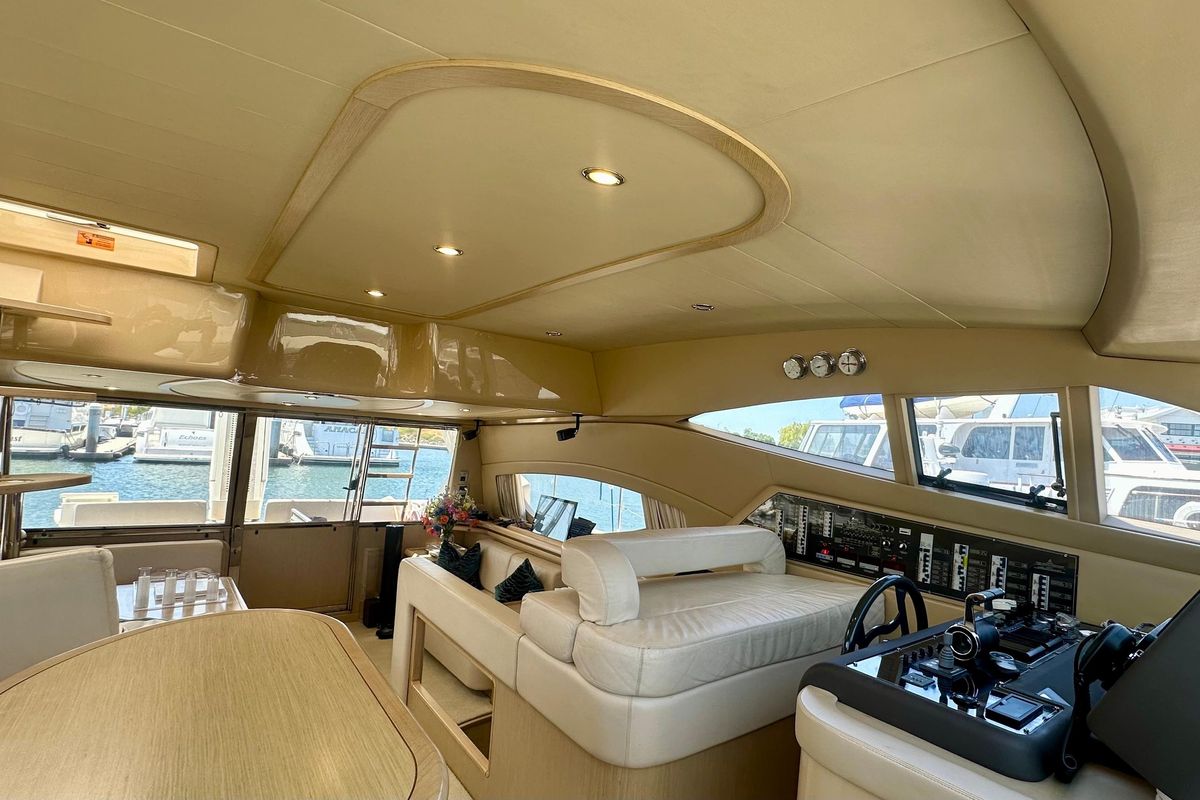 2006 Ferretti Yachts 55 