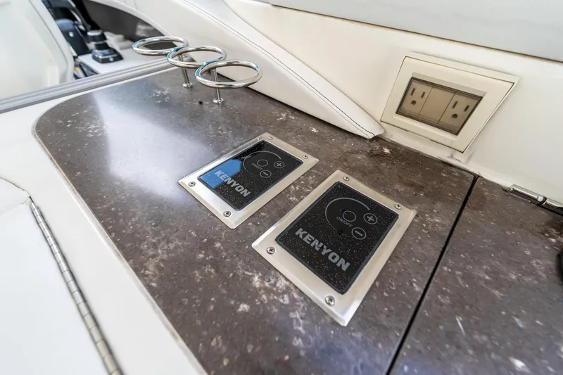  Yacht Photos Pics Control panel and outlets on 2019 Sea Ray SLX 400 Outboard boat.