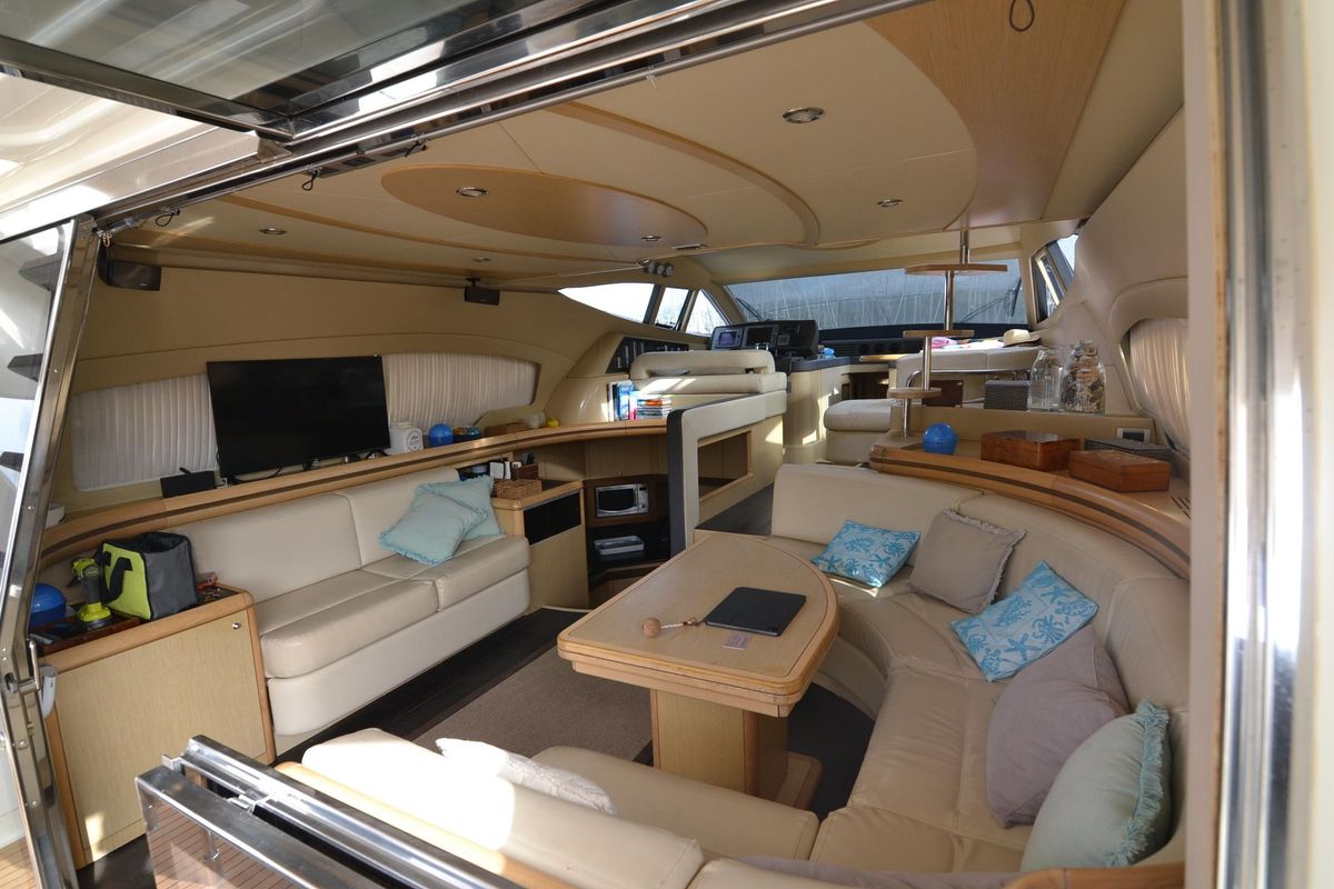 2006 Ferretti Yachts 55 