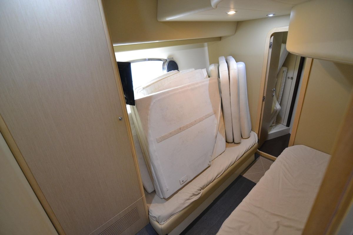 2006 Ferretti Yachts 55 