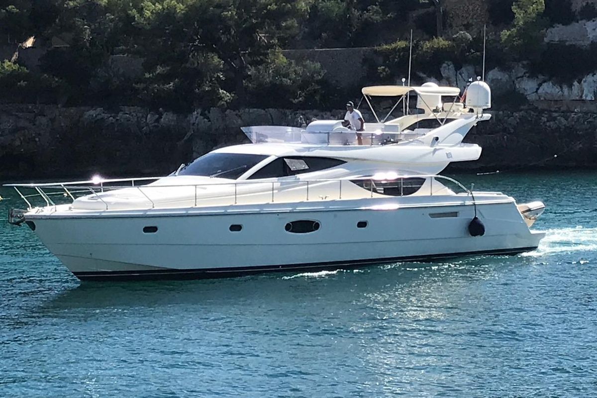 2006 Ferretti Yachts 55 