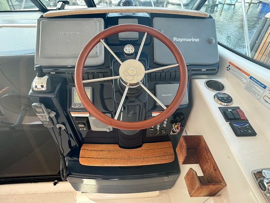 2009 Tiara Yachts SOVEREIGN IPS 300'S Motor Yachts for sale YachtWorld