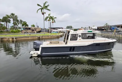 Ranger Tugs R-25