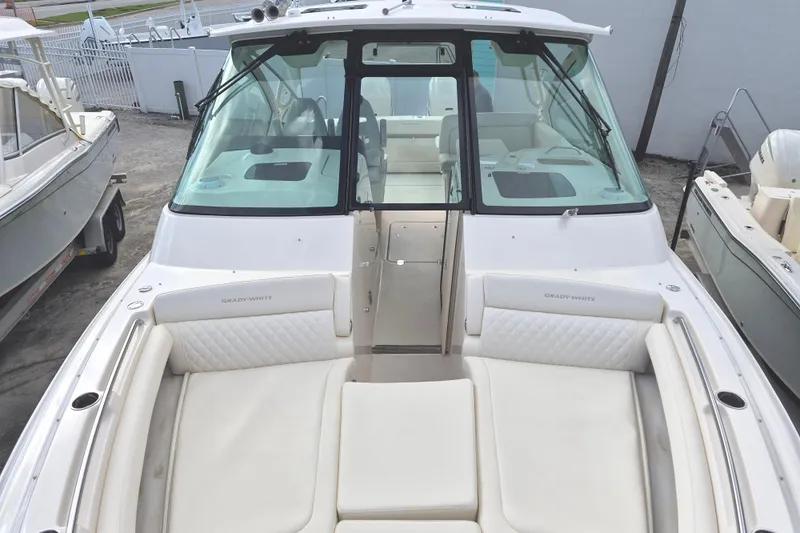 346-624 Yacht Photos Pics 2026 Grady-White Freedom 345 boat with spacious seating and sleek design.