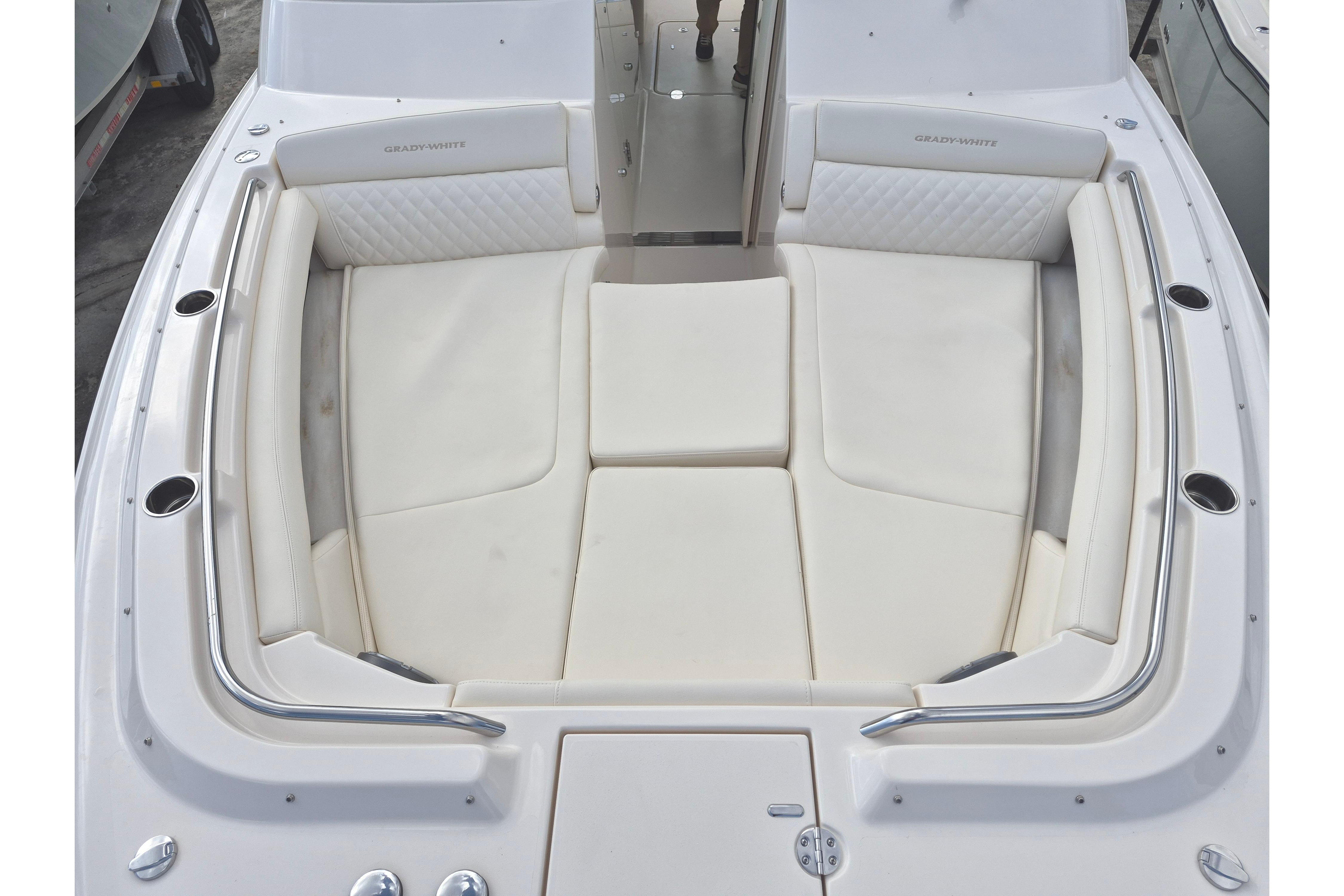 2026 Grady-White Freedom 345 - Image 9