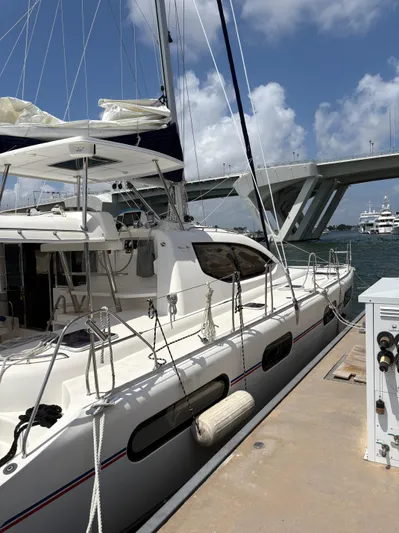 Vive Libre Yacht Photos Pics 