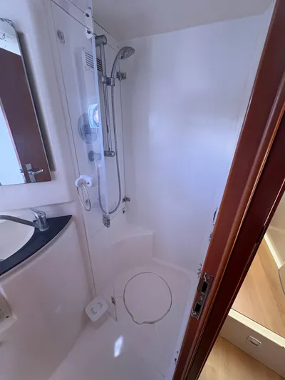 Vive Libre Yacht Photos Pics 