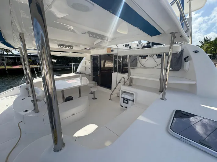 Vive Libre Yacht Photos Pics 