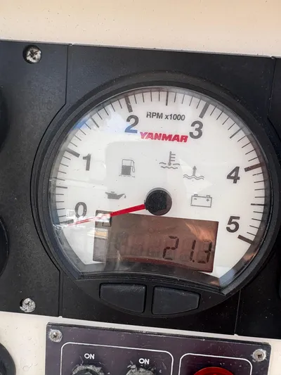 Vive Libre Yacht Photos Pics 