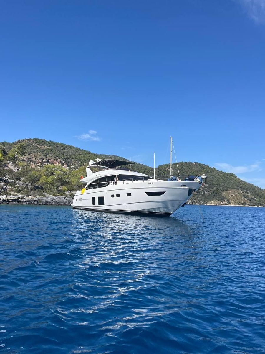 2016 Princess 83 