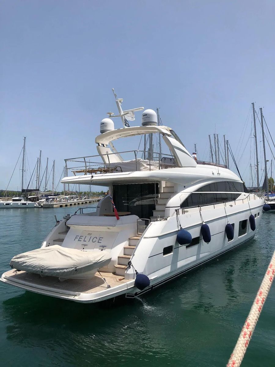 2016 Princess 83 