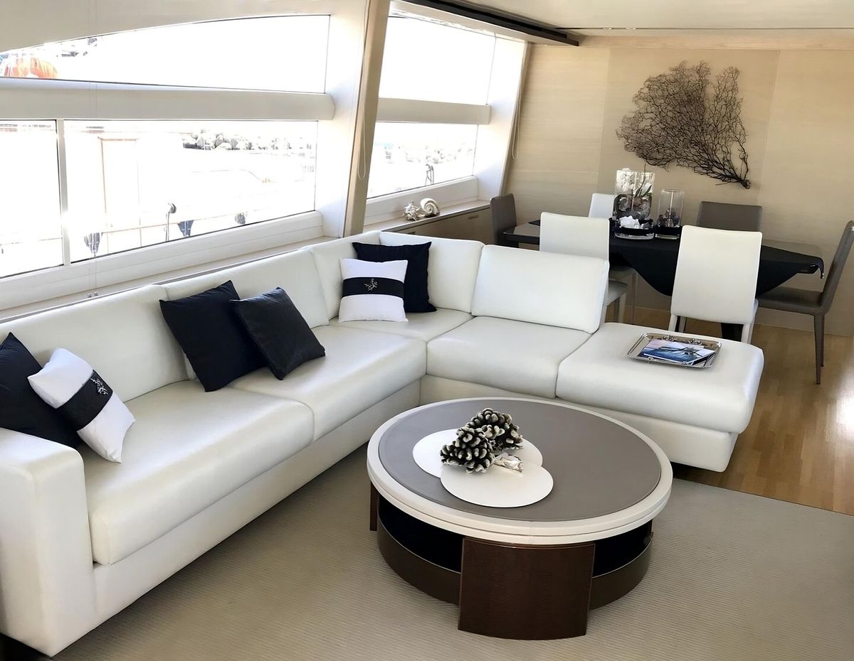 2016 Princess 83 