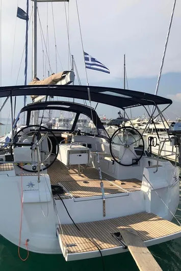 Misty Yacht Photos Pics Main Cockpit view (2)