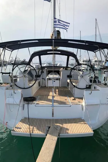 Misty Yacht Photos Pics Main Cockpit view (1)