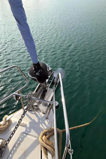 Misty Yacht Photos Pics Anchor & Genoa roller furler with drum above deck View (2)