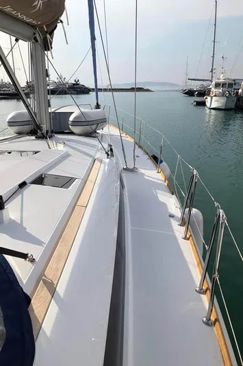 Misty Yacht Photos Pics Deck View (2)