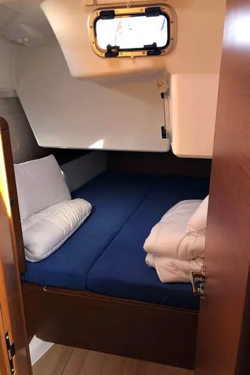 Misty Yacht Photos Pics Starboard Aft Cabin View (1)