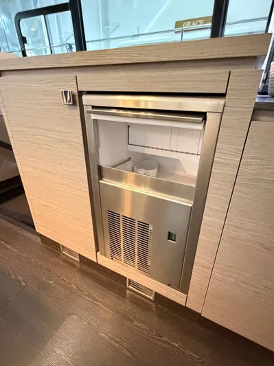 Brightside Yacht Photos Pics 