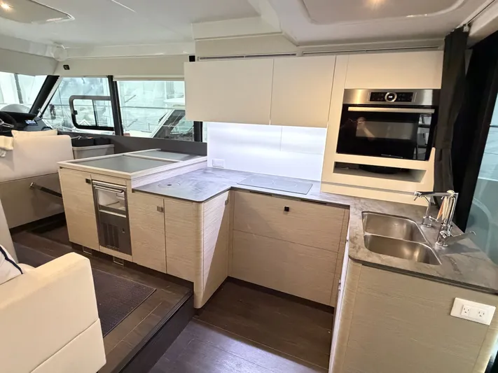 Brightside Yacht Photos Pics 