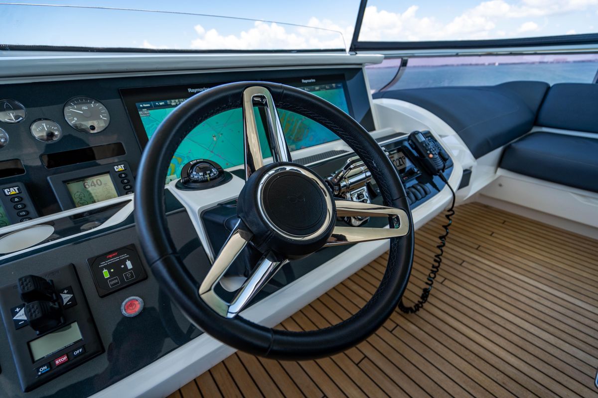 2018 Princess 75 