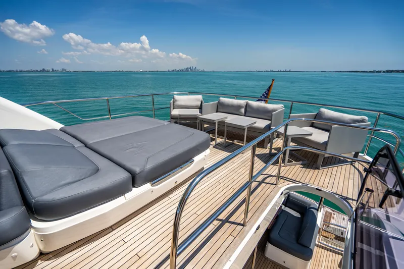 Comfortably Numb Yacht Photos Pics 