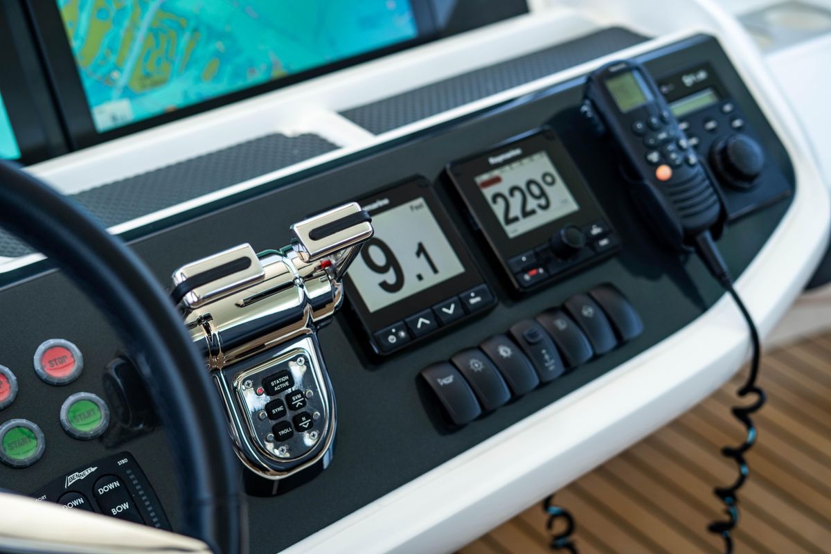 2018 Princess 75 