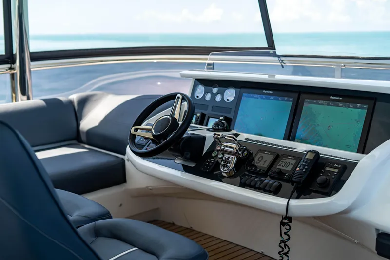 Comfortably Numb Yacht Photos Pics 