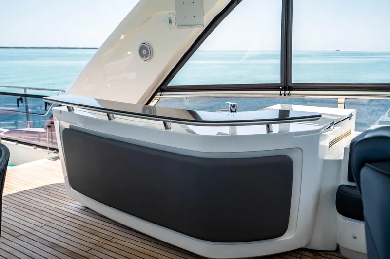 Comfortably Numb Yacht Photos Pics 