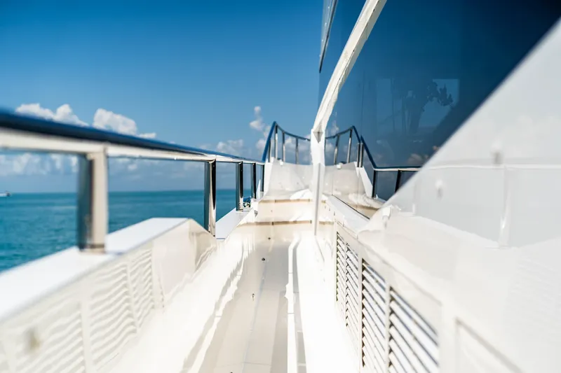 Comfortably Numb Yacht Photos Pics 