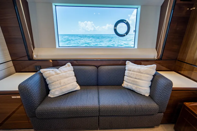 Comfortably Numb Yacht Photos Pics 