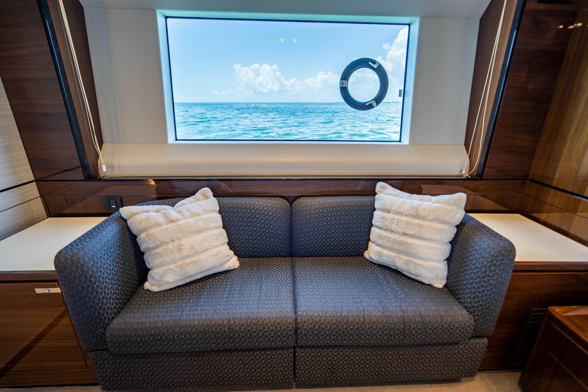 2018 Princess 75 
