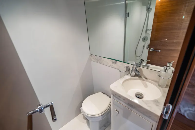 Comfortably Numb Yacht Photos Pics 