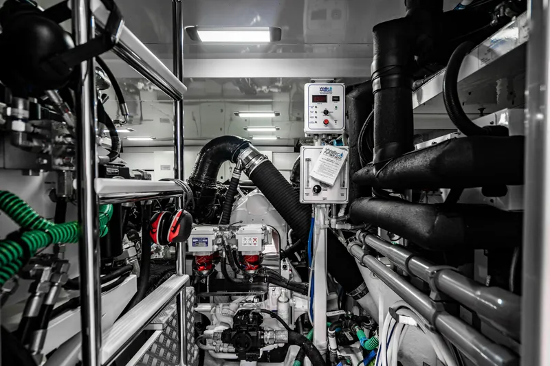 Comfortably Numb Yacht Photos Pics 