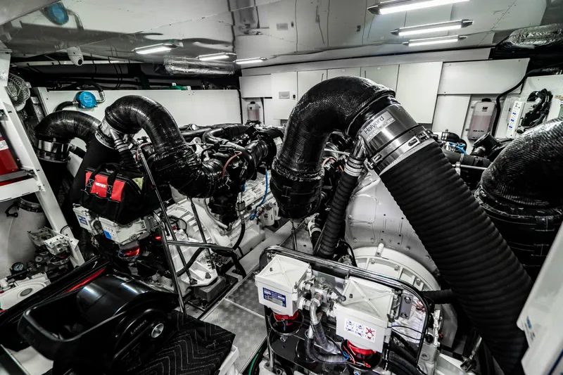 Comfortably Numb Yacht Photos Pics 