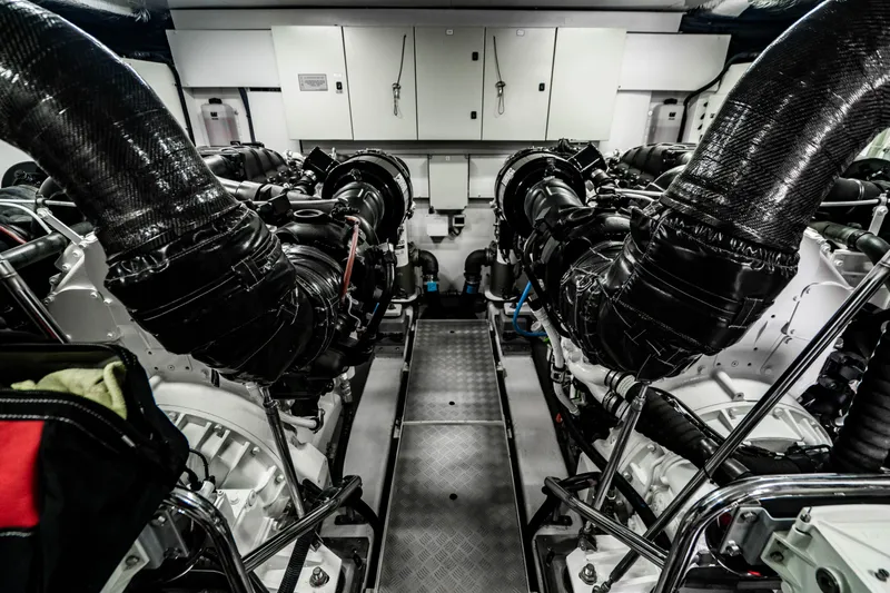 Comfortably Numb Yacht Photos Pics 