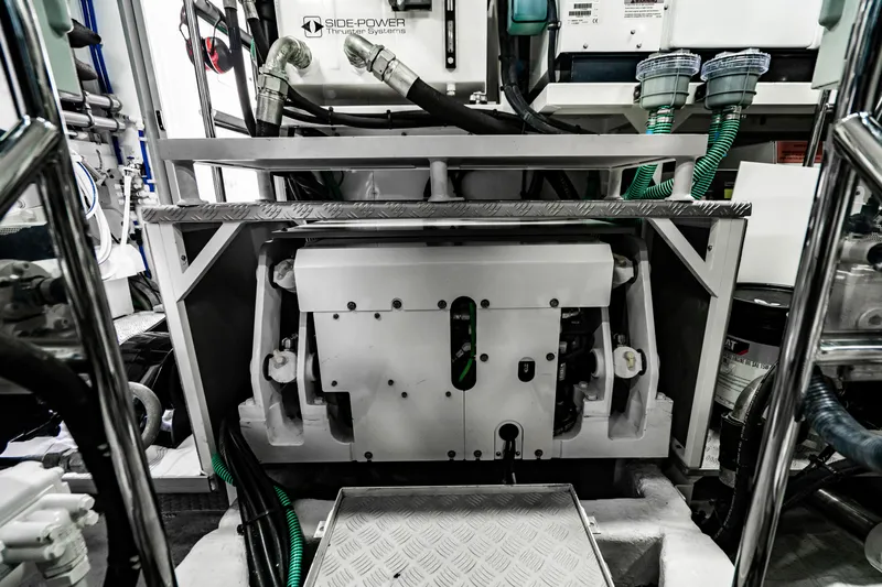 Comfortably Numb Yacht Photos Pics 