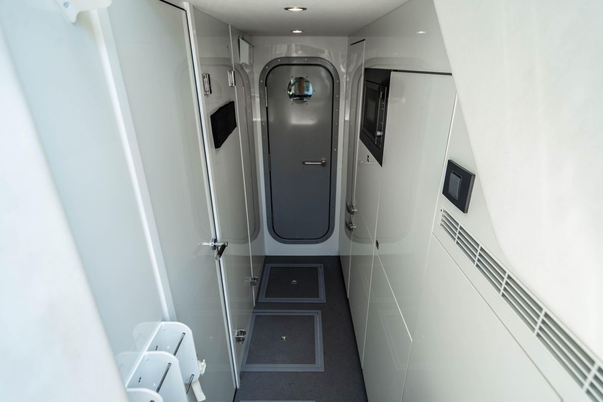 2018 Princess 75 