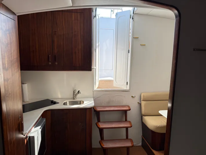 Real One Yacht Photos Pics 