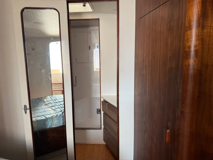 Real One Yacht Photos Pics 