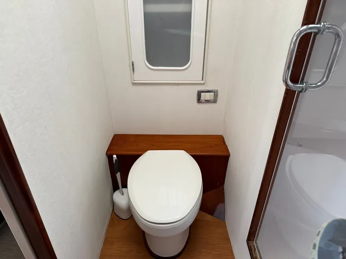 Real One Yacht Photos Pics 