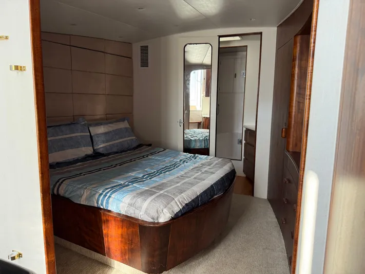 Real One Yacht Photos Pics 