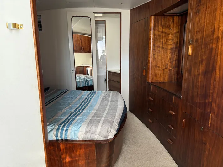 Real One Yacht Photos Pics 