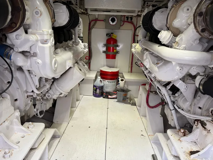 Real One Yacht Photos Pics 