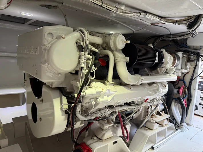 Real One Yacht Photos Pics 