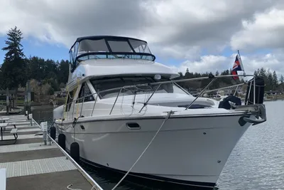 Bayliner 3988 Command Bridge Motoryacht