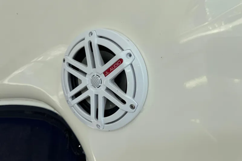 Blue Diamond Yacht Photos Pics JL Audio speaker on 2005 Sea Ray 500 Sundancer boat, white exterior.