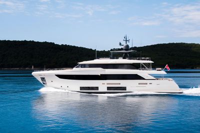 Yacht